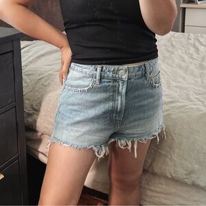 Zara Distressed Embellished High Rise Mom Short. Size S